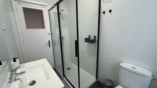 Rooms in Bilbao - photo 9