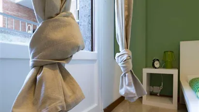 Room for rent in Milano Zona 6 - Barona, Lorenteggio, Milan