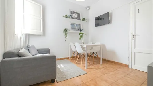 Rooms in Barcelona Eixample - photo 9