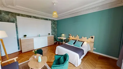 Room for rent in Paris 17ème arrondissement, Paris