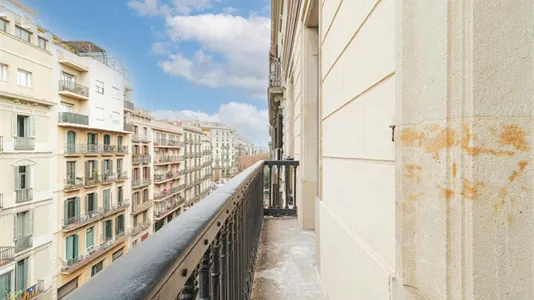 Rooms in Barcelona Eixample - photo 2