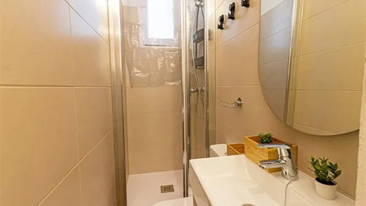 Rooms in Barcelona Eixample - photo 10