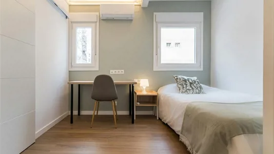 Rooms in Madrid Usera - photo 1