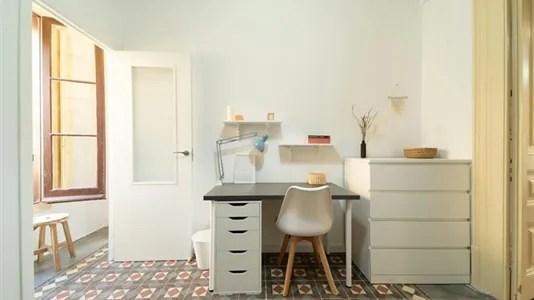 Rooms in Barcelona Ciutat Vella - photo 3
