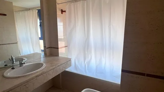 Rooms in Madrid Hortaleza - photo 5