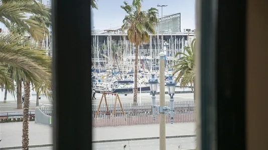 Rooms in Barcelona Ciutat Vella - photo 10