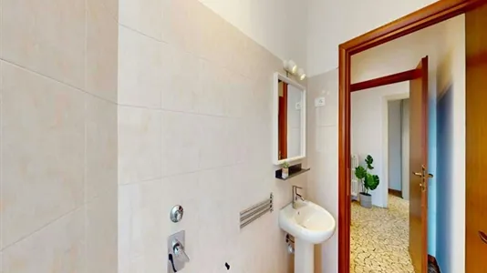 Rooms in Milano Zona 8 - Fiera, Gallaratese, Quarto Oggiaro - photo 9