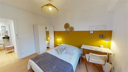 Rooms in Paris 17ème arrondissement - photo 2