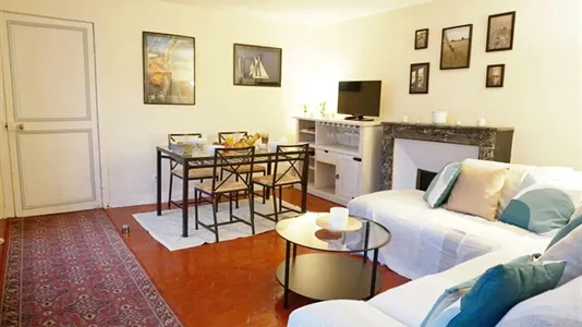 Apartments in Versailles - photo 3