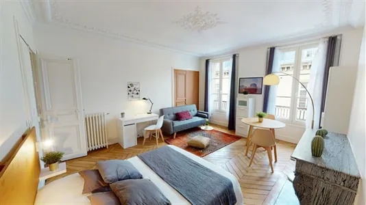 Rooms in Paris 7ème arrondissement - photo 3
