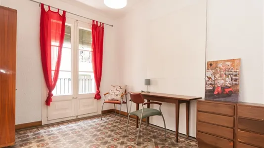 Rooms in Barcelona Ciutat Vella - photo 4