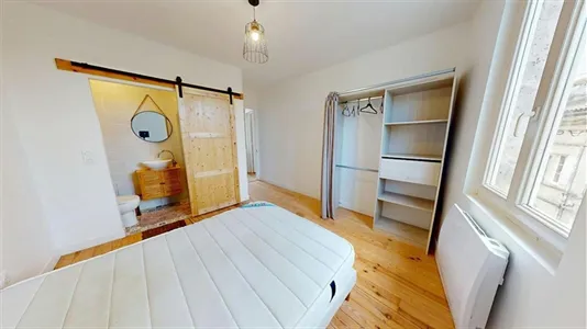 Houses in Angoulême - photo 4