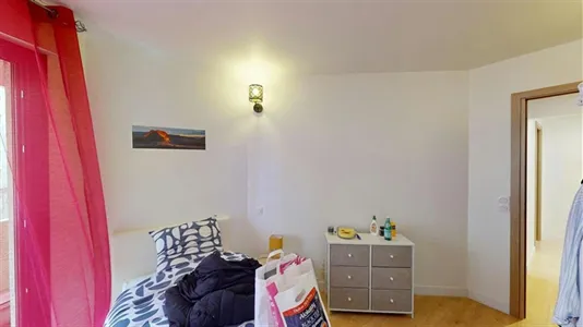 Rooms in Saint-Julien-en-Genevois - photo 2
