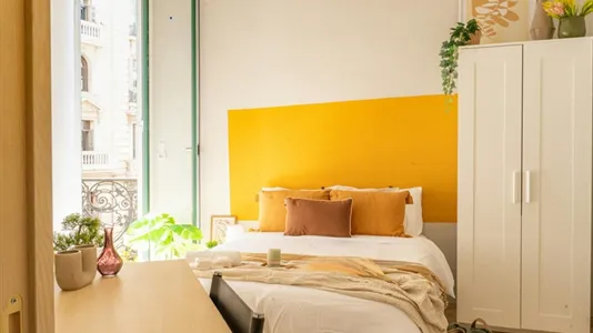 Rooms in Barcelona Ciutat Vella - photo 1