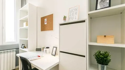 Room for rent in Milano Zona 6 - Barona, Lorenteggio, Milan