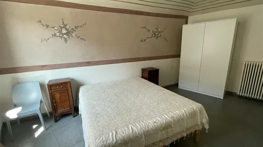 Rooms in Ivrea - photo 3