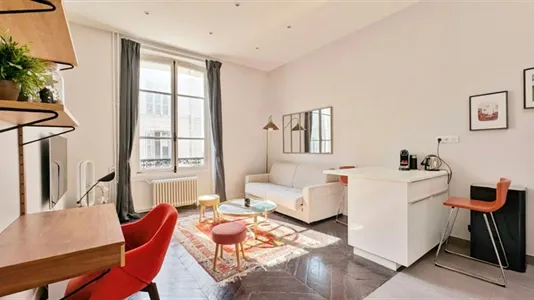 Apartments in Paris 8ème arrondissement - photo 2