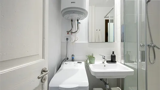 Apartments in Barcelona Ciutat Vella - photo 7