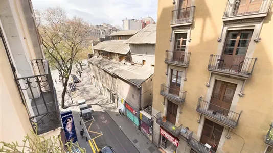 Rooms in Barcelona Ciutat Vella - photo 4