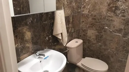 Rooms in Madrid Chamberí - photo 8