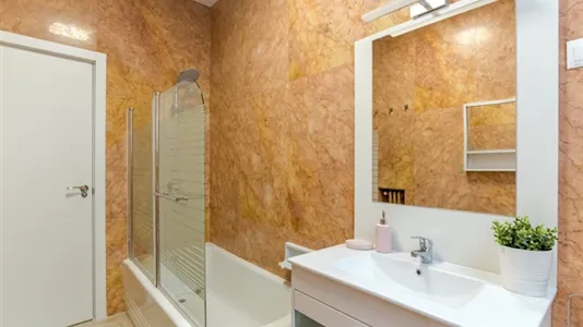 Rooms in Madrid Centro - photo 9