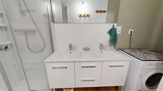 Rooms in Lyon - photo 10