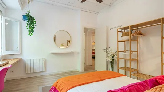 Rooms in Barcelona Eixample - photo 10