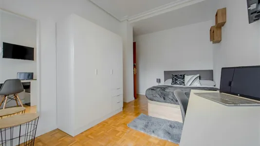 Rooms in Madrid Chamartín - photo 4