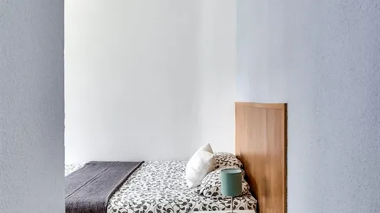 Rooms in Barcelona Eixample - photo 10