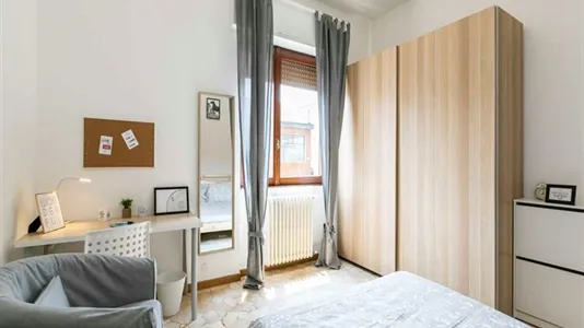 Rooms in Milano Zona 8 - Fiera, Gallaratese, Quarto Oggiaro - photo 2