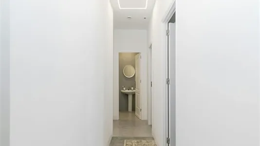 Rooms in El Prat de Llobregat - photo 4