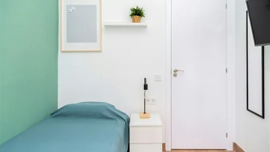 Rooms in Zaragoza - photo 4