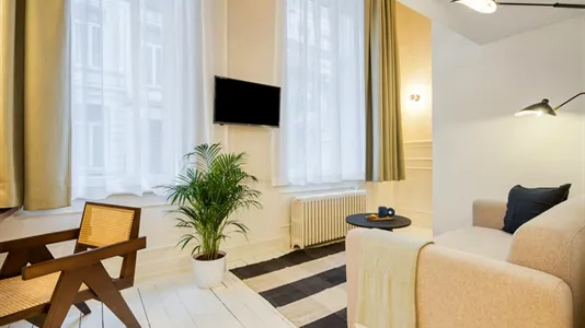 Apartments in Brussels Sint-Gillis - photo 2