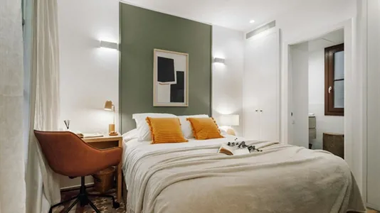 Rooms in Barcelona Ciutat Vella - photo 2