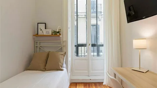 Rooms in Madrid Centro - photo 4