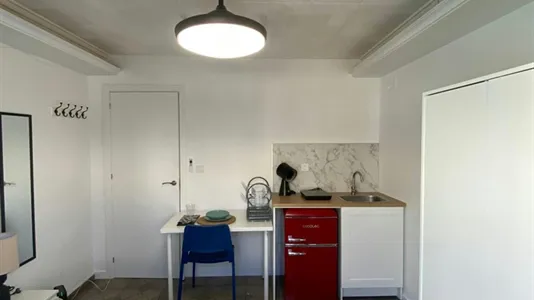 Rooms in Manises - photo 7