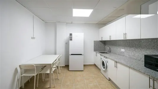 Rooms in Valencia Ciutat Vella - photo 5