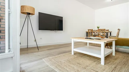 Rooms in Barcelona Eixample - photo 8