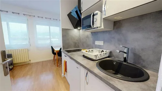 Apartments in Grenoble - photo 2