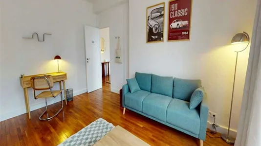 Rooms in Paris 8ème arrondissement - photo 9