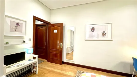 Rooms in Bilbao - photo 9
