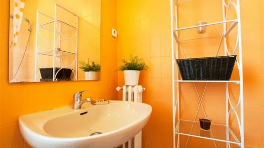 Rooms in Madrid Centro - photo 7