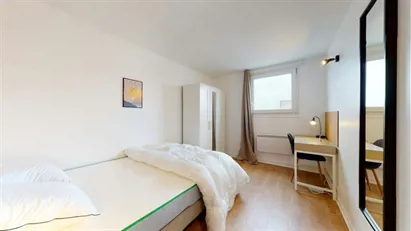 Room for rent in Le Raincy, Île-de-France