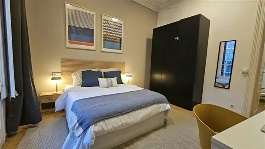Rooms in Barcelona Eixample - photo 3