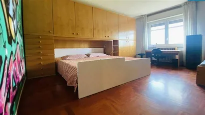 Room for rent in Milano Zona 6 - Barona, Lorenteggio, Milan