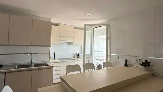 Rooms in Madrid ChamartĂn - photo 8