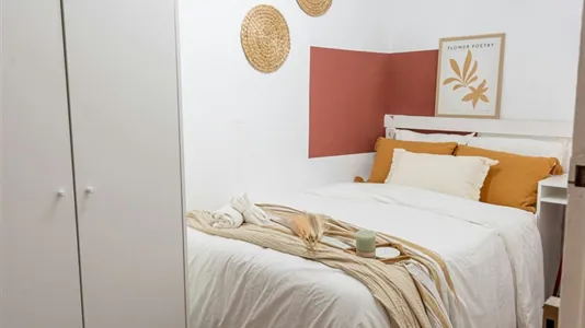 Rooms in Barcelona Eixample - photo 2