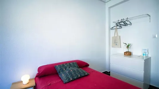 Rooms in Valencia Ciutat Vella - photo 4