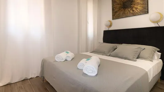 Apartments in Barcelona Ciutat Vella - photo 2