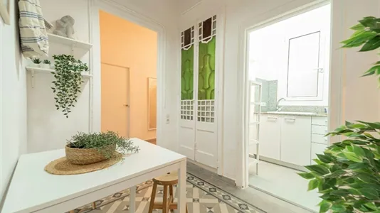 Rooms in Barcelona Ciutat Vella - photo 9